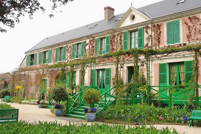 Giverny and Monet's Garden Half-Day Trip from Paris - A short walk through Giverny village