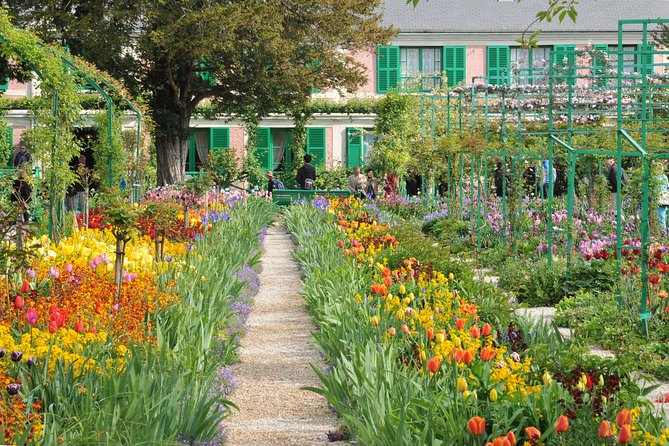 Giverny and Monet's Garden Half-Day Trip from Paris - Entering the Fondation Claude Monet