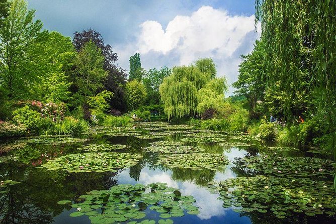 Giverny Monet House and Gardens Skip the line Walking tour - How much the guide adds
