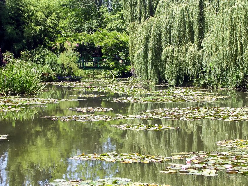 Giverny: Monet's House and Gardens Guided Tour - Small Details That Make the Visit Better