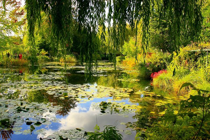 Giverny & Monet's House Audio Guided Half-day Tour from Paris - Why Giverny feels different from a normal museum visit
