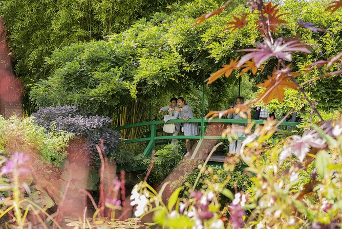Giverny & Monet's House Audio Guided Half-day Tour from Paris - The water lily pond and Japanese bridge