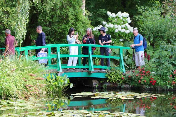 Giverny's House & Gardens plus Versailles Palace Day Trip with Lunch from Paris - Why combine Giverny and Versailles?