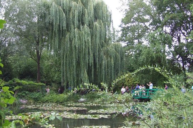 Giverny Small-Group Minivan with Hotel Pickup or Meeting Point - Is $163.26 per person fair value?