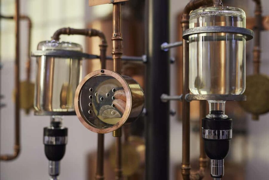 Grasse: Perfume Workshop - Filling your own 30 ml atomizer