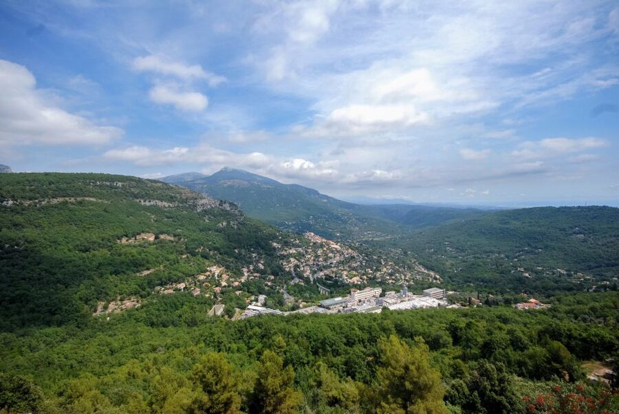 Grasse, Valbonne & Gourdon: Day Tour with Wine Tasting - Grasse and the Fragonard perfume factory