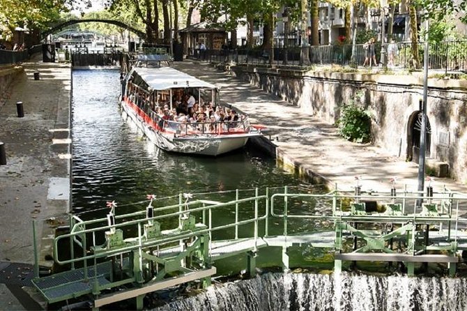 Guided Cruise The Old Paris on Canal Saint Martin - Bassin Louis Blanc and the first working water change
