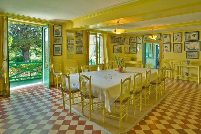 Guided tour Monet's house and gardens/small group - Small group, no headsets, and hearing concerns