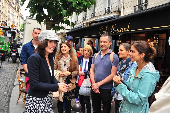 Guided tour of Montmartre in songs with a professional - Dalida’s Montmartre: her house and statue