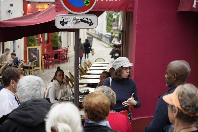 Guided tour of Montmartre in songs with a professional - Rue de Mont Cenis and the last climb to Sacré-Coeur