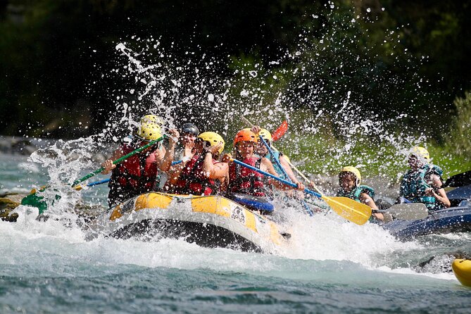 Half-day sailing on the Gave de Pau - The First Paddle Strokes and Safety Briefing