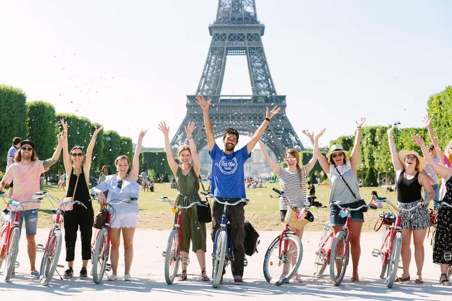 Highlights of Paris Bike Tour in English or Dutch - A Guide Makes the Difference