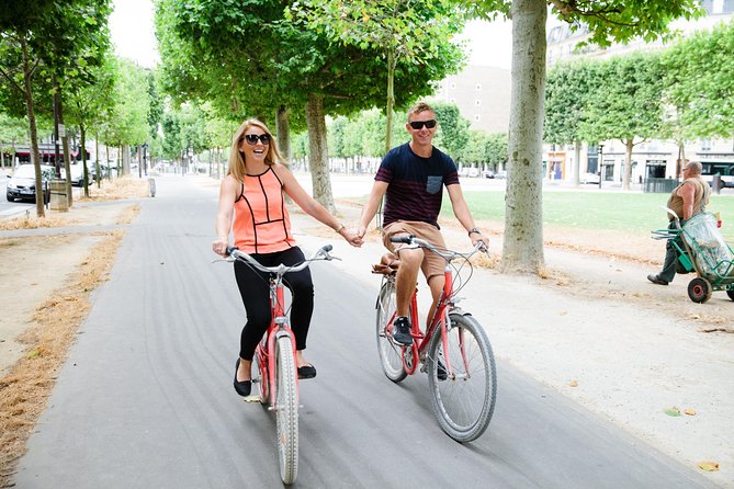 Highlights of Paris Bike Tour w/ a Local Guide (English or Dutch) - Along the Seine to the Eiffel Tower