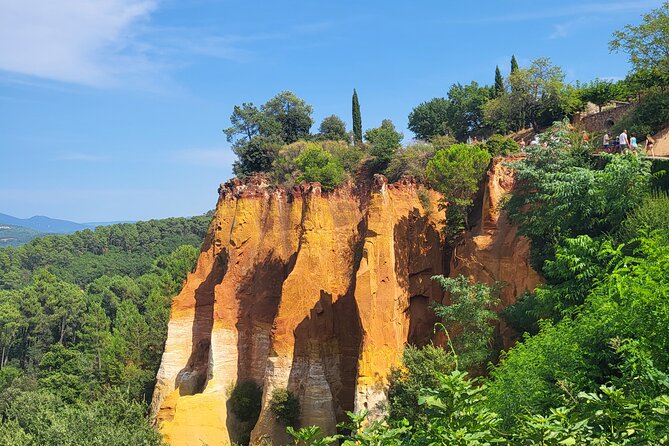 Highlights of Provence in one day - Roussillon, ochre walls and your main pause