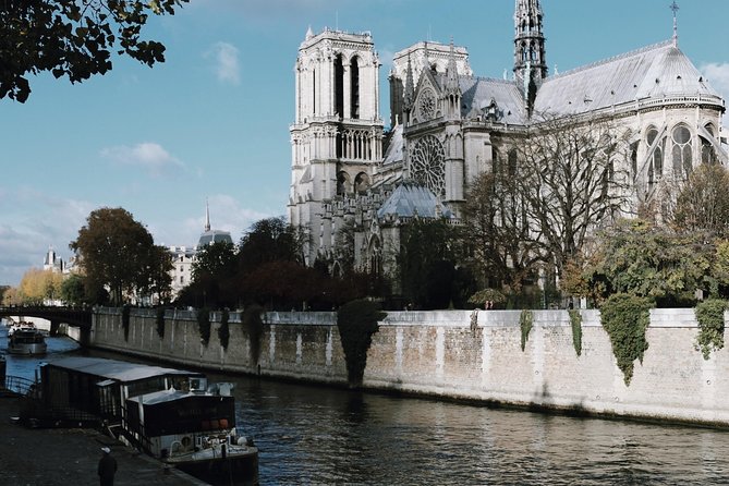 History of Paris City Center w/ Notre Dame Semi-Private 12ppl Max - Sainte-Chapelle, the Conciergerie, and royal power