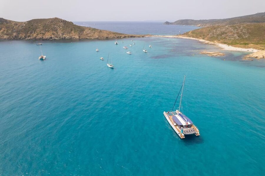 Hyères, Brégançon & Porquerolles : Full-Day cruise with Meal - The first anchorage near Léoube Bay