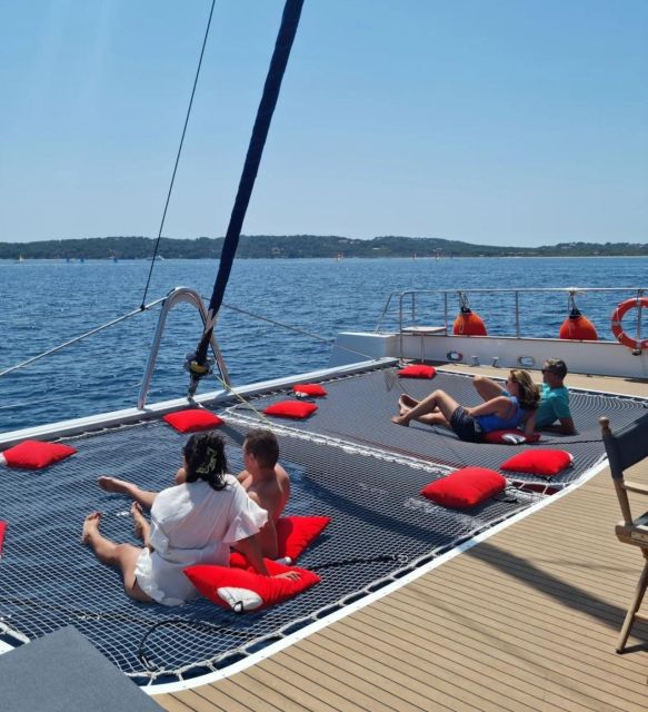 Hyères, Brégançon & Porquerolles : Full-Day cruise with Meal - What the catamaran day feels like