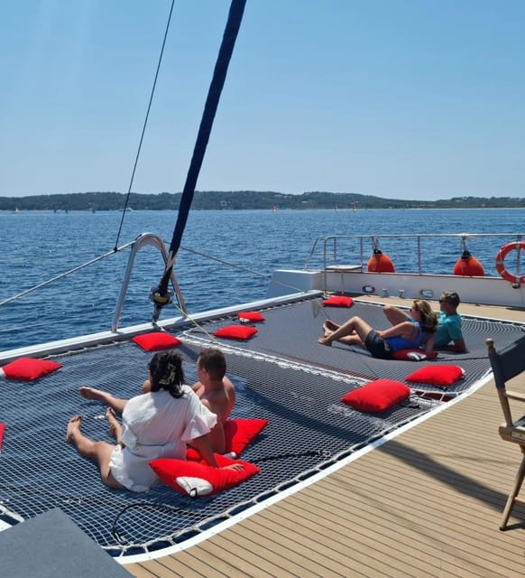 Hyères, Brégançon & Porquerolles : Full-Day cruise with Meal - The first cruise past the Var coastline