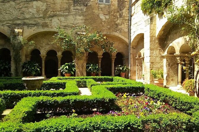 In the footsteps of Van Gogh in Provence from Avignon - Place du Forum and the Café La Nuit setting