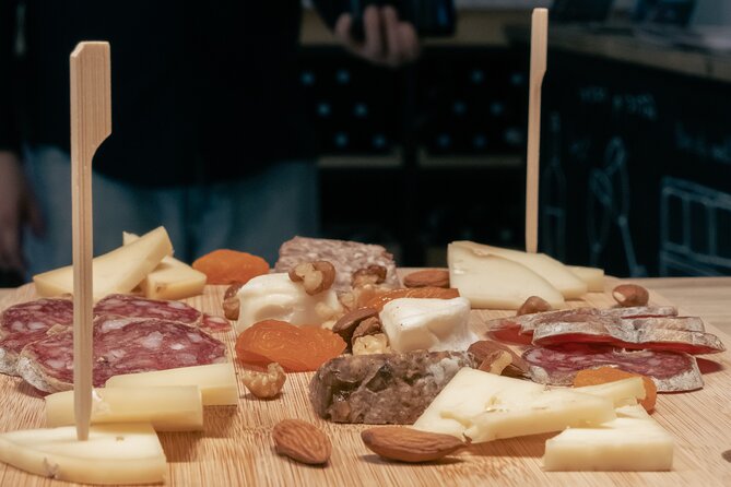 Introduction to Bordeaux wines paired with cheeses & charcuterie - A smart first lesson in Bordeaux wine