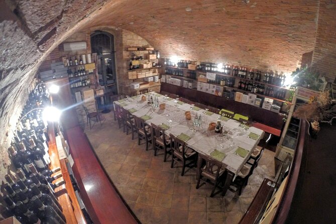 Italian Wine Tasting with Professional Sommelier in Montepulciano - Who should book this experience