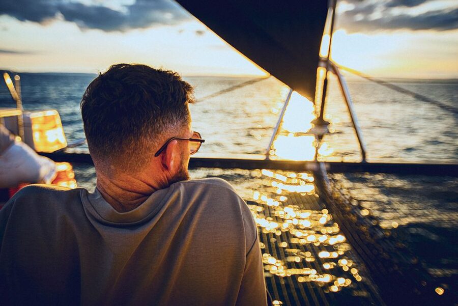La Grande Motte: Camargue Sunset Catamaran Tour with a Drink - The first stretch, La Grande Motte in evening light