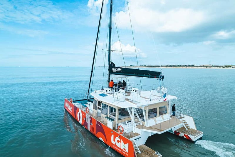 La Grande Motte: Le Grau-du-Roi Bay Catamaran Cruise - Handling the crowding issue