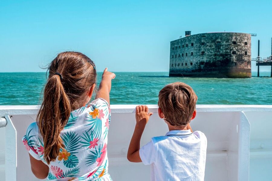 La Rochelle: Boat trip to Fort Boyard (2h00) - Taking in Île d’Aix, Île de Ré, and Île d’Oléron