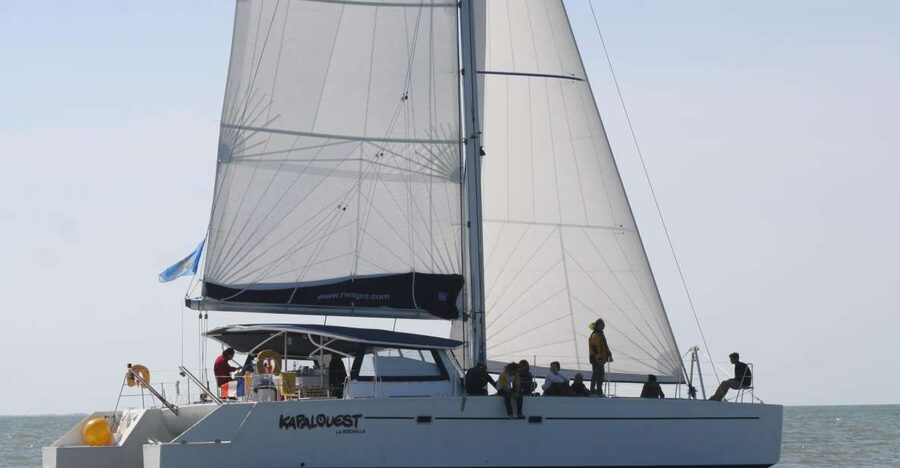 La Rochelle: Coastline Sailing Cruise - Setting Out Between La Rochelle’s Two Towers