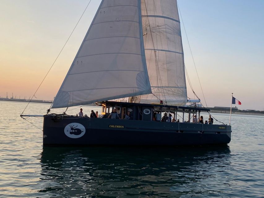 La Rochelle: Sailing Cruise - The final passage between the two towers