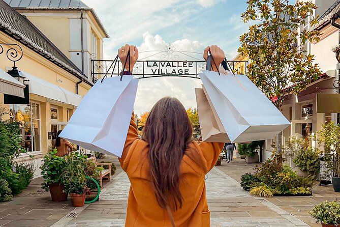 La Vallee Village Shopping Outlet by Luxury Transport from Paris - What your day at La Vallée Village actually looks like