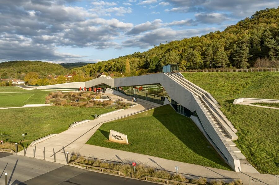 Lascaux IV: Full Replica Cave Experience Ticket - The Imagination gallery and Immersion room