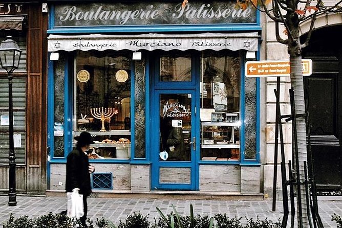 Le Marais District & Jewish Quarter Guided Walking Tour 12ppl Max - Why the Marais works so well as a walking tour