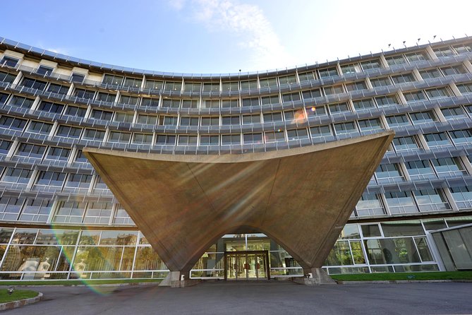 Les Coulisses DE UNESCO - The price and what you receive