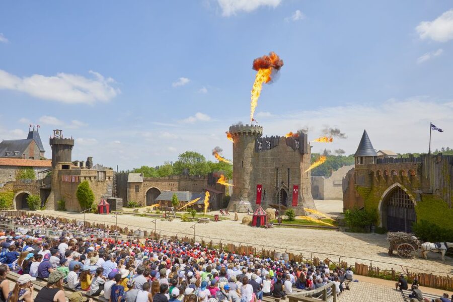Les Epesses: Puy du Fou Theme Park 1-Day Entry Ticket - Les Noces de Feu after dark