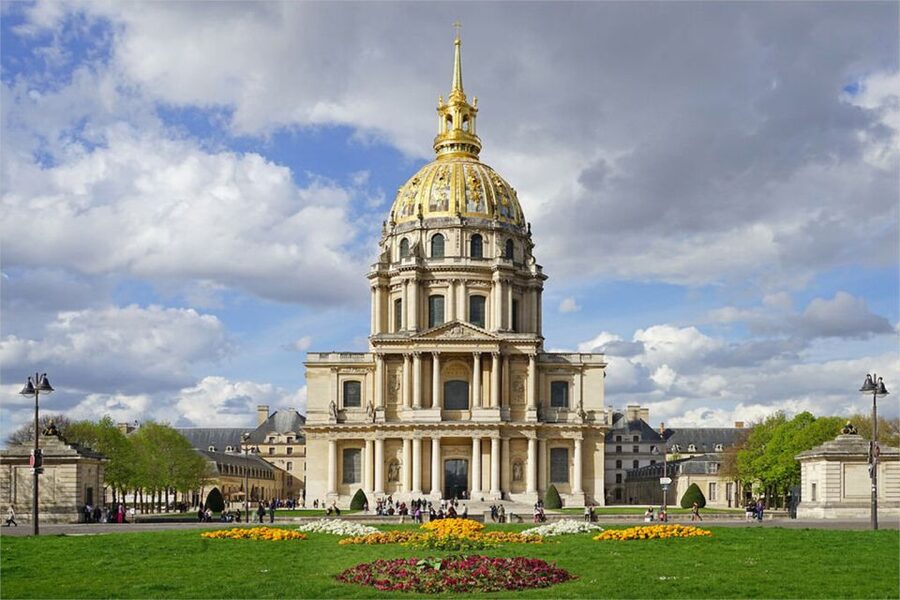 Les Invalides: Napoleon's Tomb & Army Museum Entry - Give the World War galleries serious time