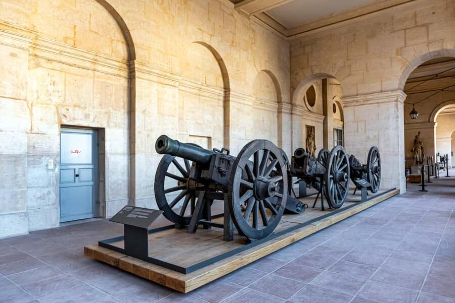 Les Invalides: Napoleon's Tomb & Army Museum Entry - Build your day around the flexible ticket