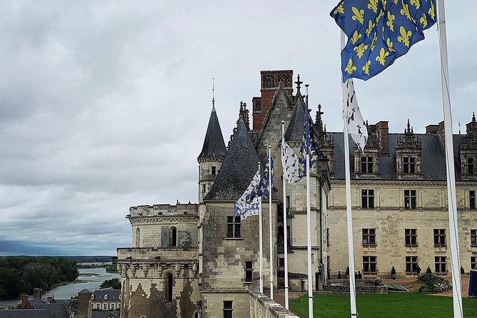 Loire Valley Castles Small-Group Day Trip from Paris - Chenonceau: the château over the river
