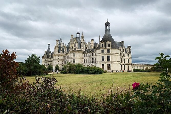 Loire Valley Castles Small-Group Day Trip from Paris - What your driver-guide actually does