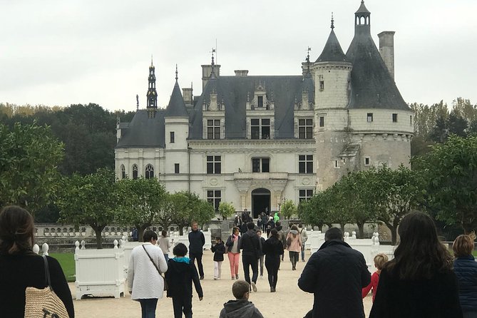 Loire Valley Castles Small-Group Day Trip from Paris - Is the small minivan comfortable?