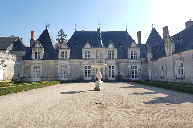 Loire Valley Day Tour Chambord and Chenonceau plus Lunch at a Private Castle - Chenonceau: the graceful opening act