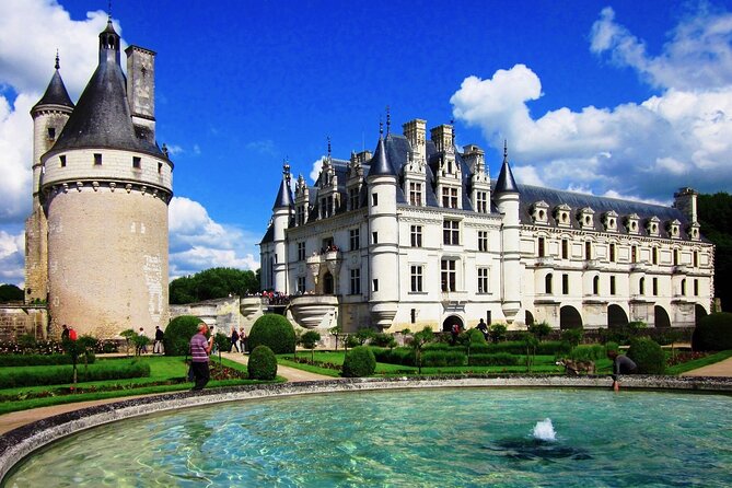 Loire Valley Royal Castles Guided Small group Day Trip from Paris - Château Royal d’Amboise and Leonardo’s tomb
