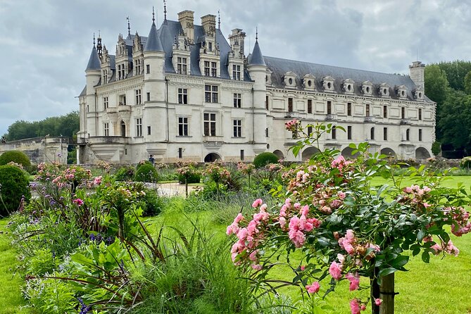 Loire Valley Royal Castles Guided Small group Day Trip from Paris - Guides make or break a long day