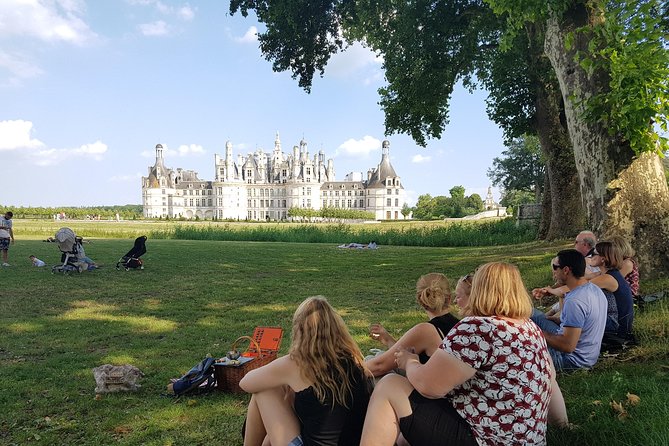 Loire Valley Tour Chambord and Chenonceau from Tours or Amboise - Lunch, bakery stops, and possible château meals