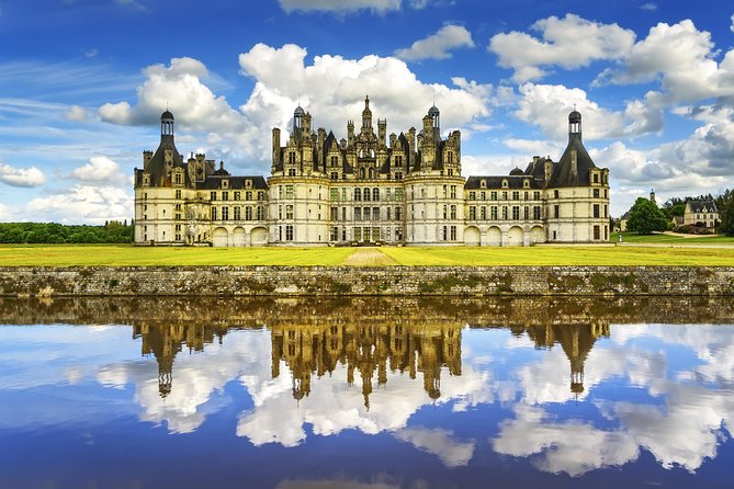 Loire Valley Wine and Castles Small-Group Day Trip from Paris - Key points to know before you book