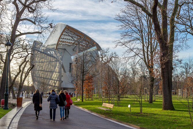 Louis Vuitton Foundation Exterior Walking Tour and Premium Entry - Should you book the Louis Vuitton Foundation tour?