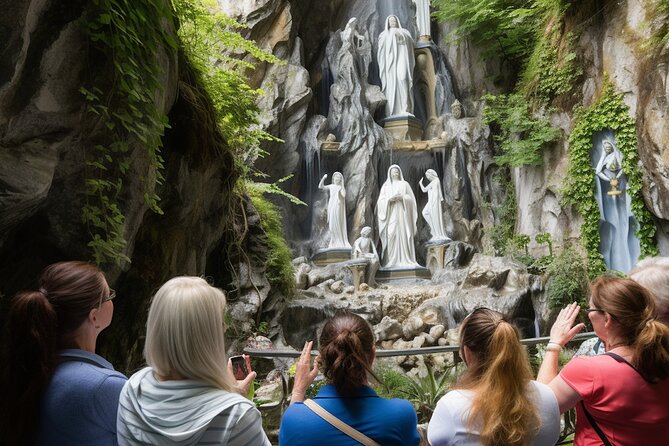 Lourdes, Guided Walking Tour in the Sanctuary - The Lourdes water and bath area