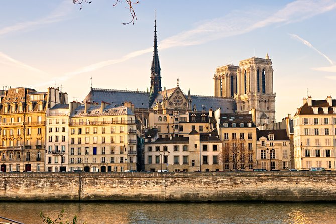 Louvre Evening Escape - Avoid The Crowds! Exclusive Guided Tour - The wider Paris walk needs careful checking