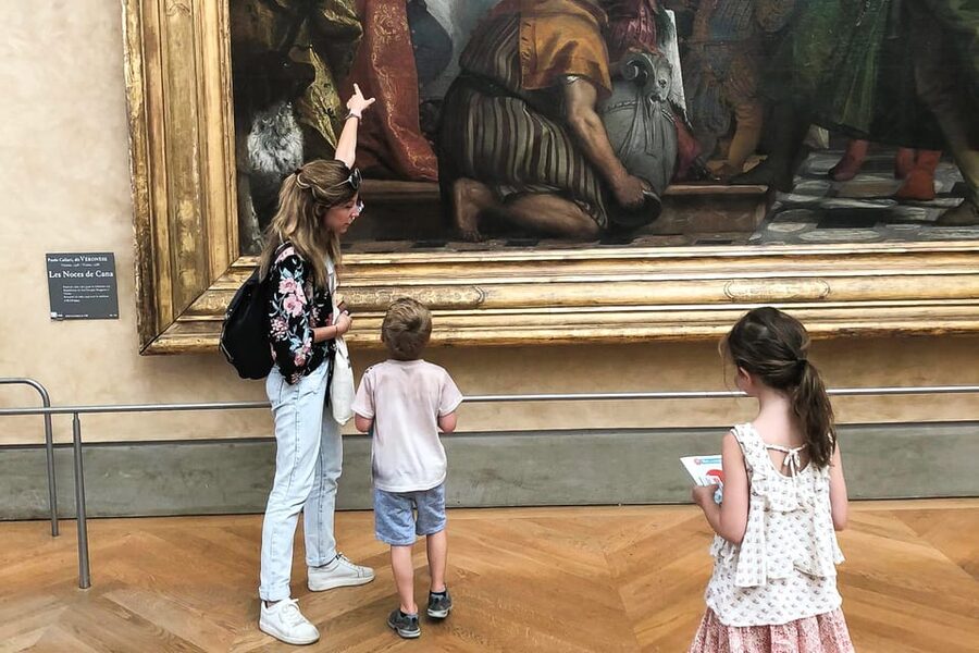 Louvre Guided Treasure Hunt for Families and Kids - Venus of Milo and Winged Victory