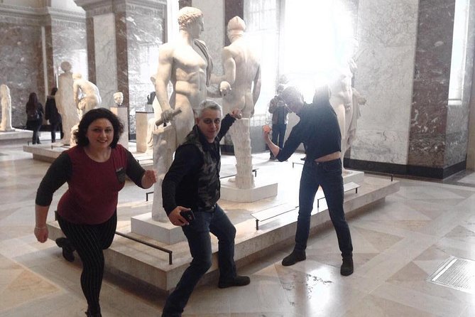 Louvre: Highlights and hidden pearls in MINI groups - Meeting the Louvre at Place du Carrousel